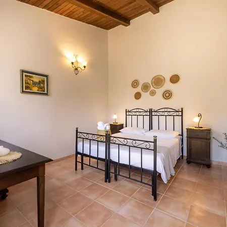 Tenuta Santicuti 4*
