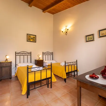 Tenuta Santicuti 4* 阿卡亚