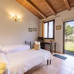 Hotel apartamentowy Tenuta Santicuti Acaya