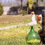 Tenuta Santicuti 4* Acaya