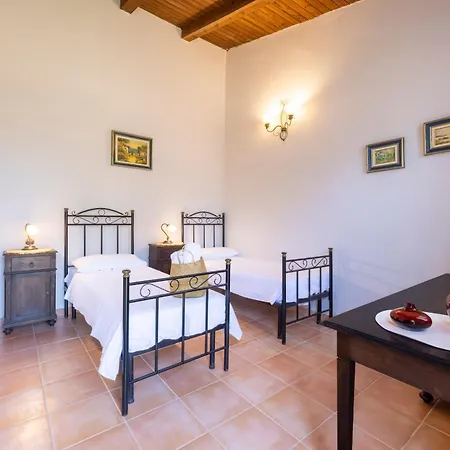 Tenuta Santicuti Acaya