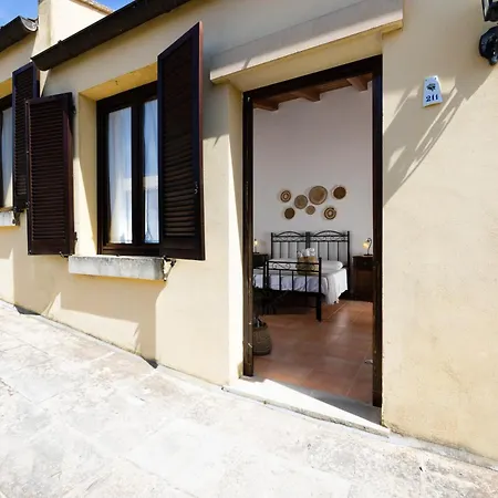 Tenuta Santicuti Aparthotel *