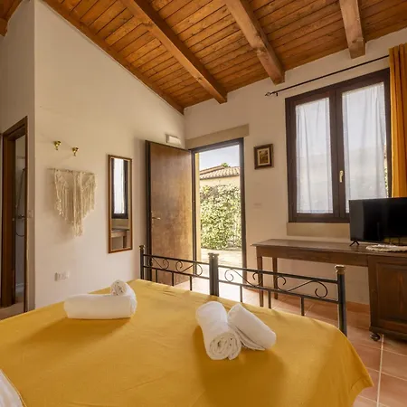 Tenuta Santicuti 4*
