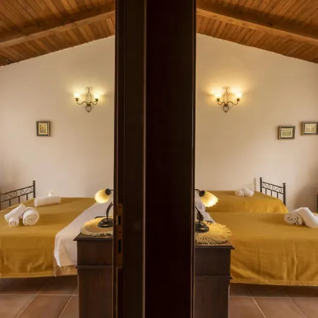 Tenuta Santicuti 4*