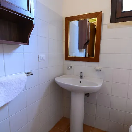 Tenuta Santicuti Aparthotel 4*